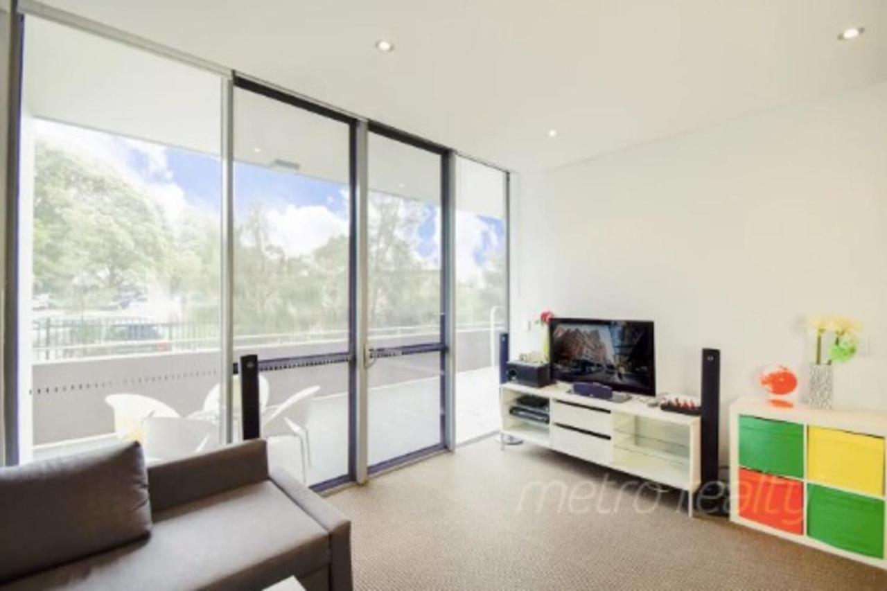 Sun-Drenched 3 Bedroom Apartment In Turrella Mascot Exterior photo